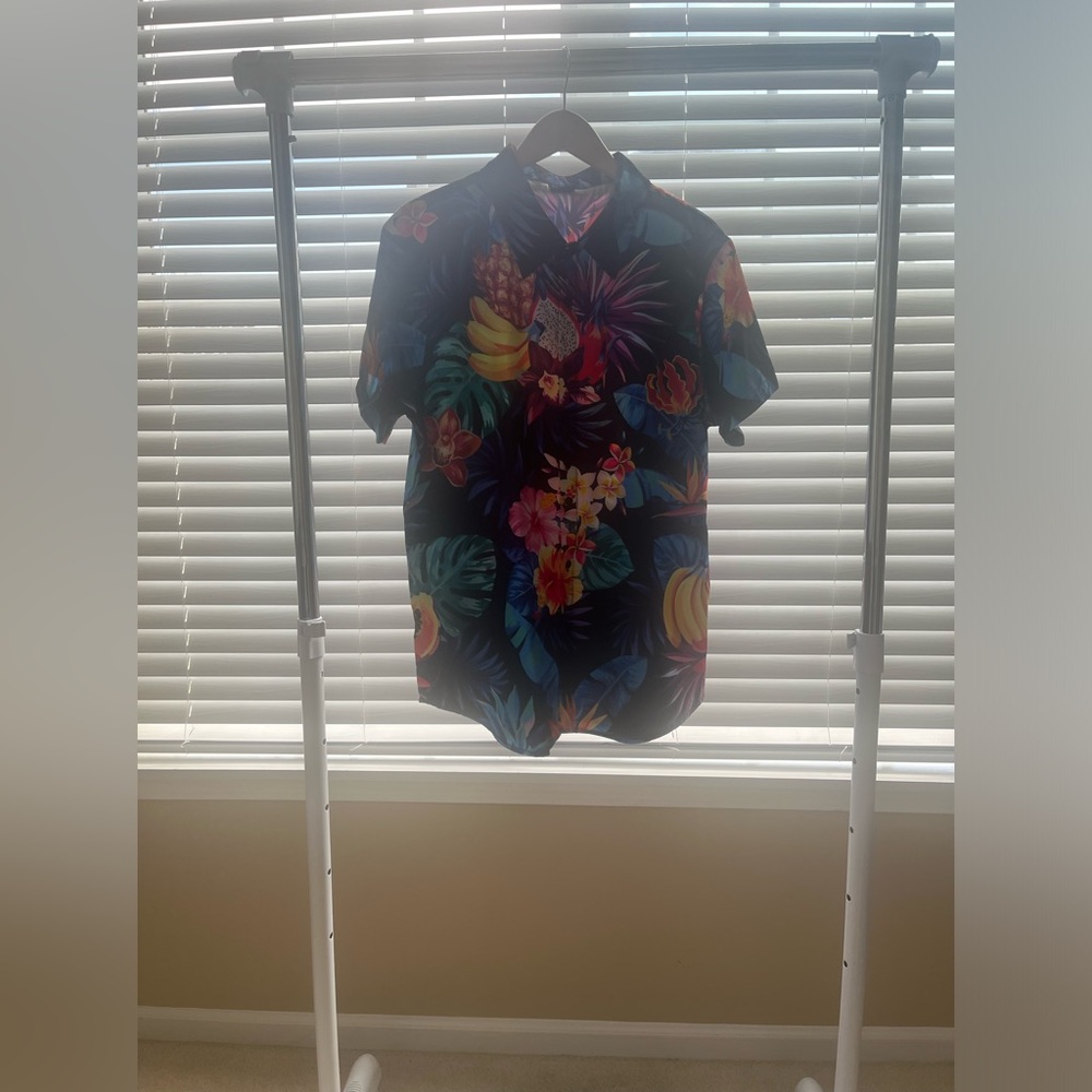 Men's Hawaiin button up shirt